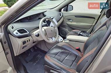 Минивэн Renault Megane Scenic 2010 в 