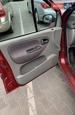 Минивэн Renault Megane Scenic 2002 в 