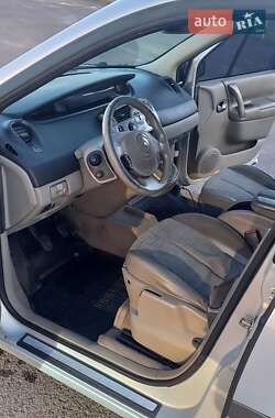 Минивэн Renault Megane Scenic 2004 в  фото 8 Минивэн Renault Megane Scenic 2004 в