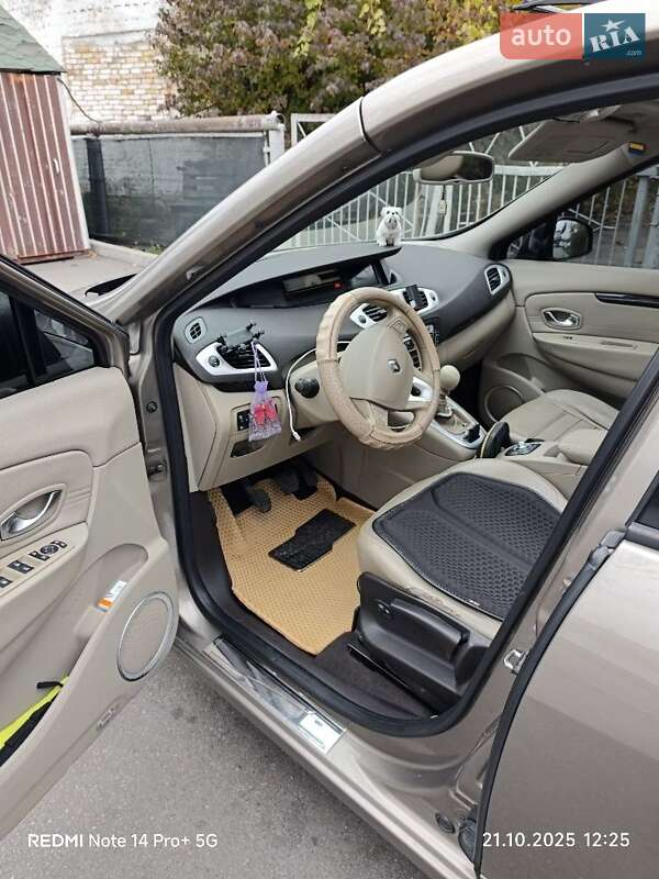 Мінівен Renault Megane Scenic 2010 в 