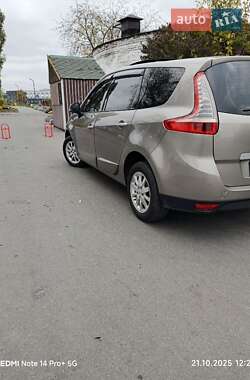 Мінівен Renault Megane Scenic 2010 в 