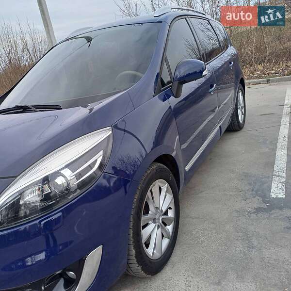 Минивэн Renault Megane Scenic 2013 в Синельниково