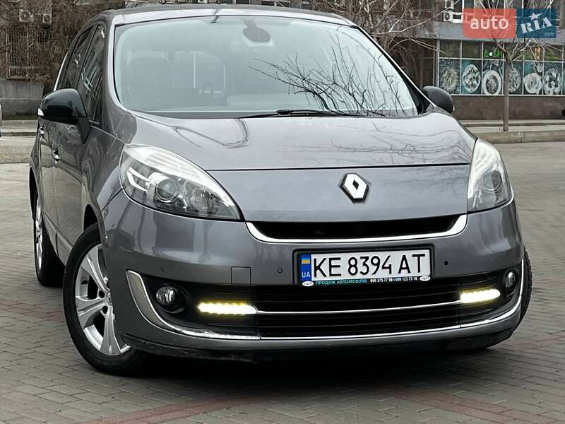 Renault Megane Scenic 2012