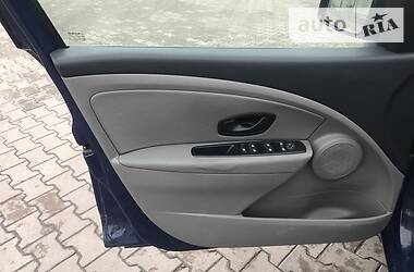 Хетчбек Renault Megane 2011 в 