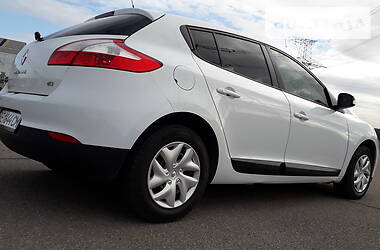 Хэтчбек Renault Megane 2013 в 