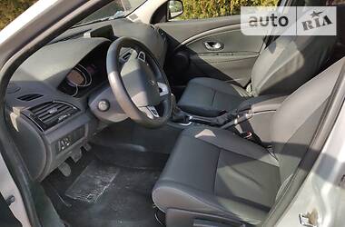 Універсал Renault Megane 2011 в  фото 10 Універсал Renault Megane 2011 в