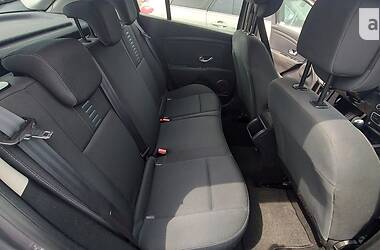 Хэтчбек Renault Megane 2010 в 