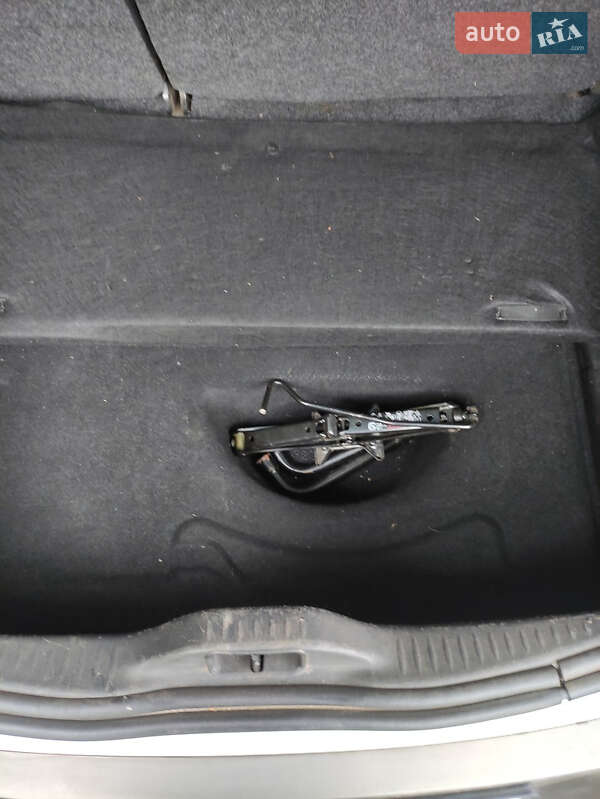 Хэтчбек Renault Megane 2003 в Теофиполе фото 5 Хэтчбек Renault Megane 2003 в Теофиполе