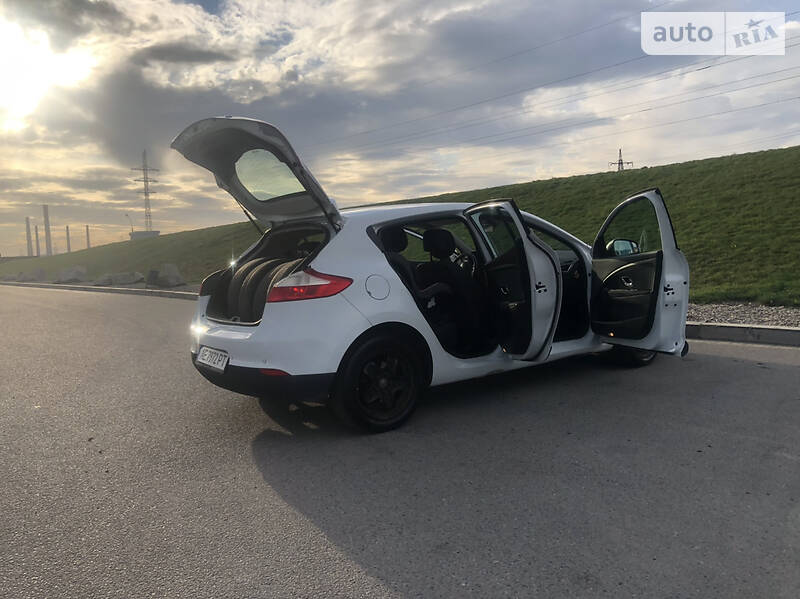 Хетчбек Renault Megane 2012 в Дніпрі фото 21 Хетчбек Renault Megane 2012 в Дніпрі