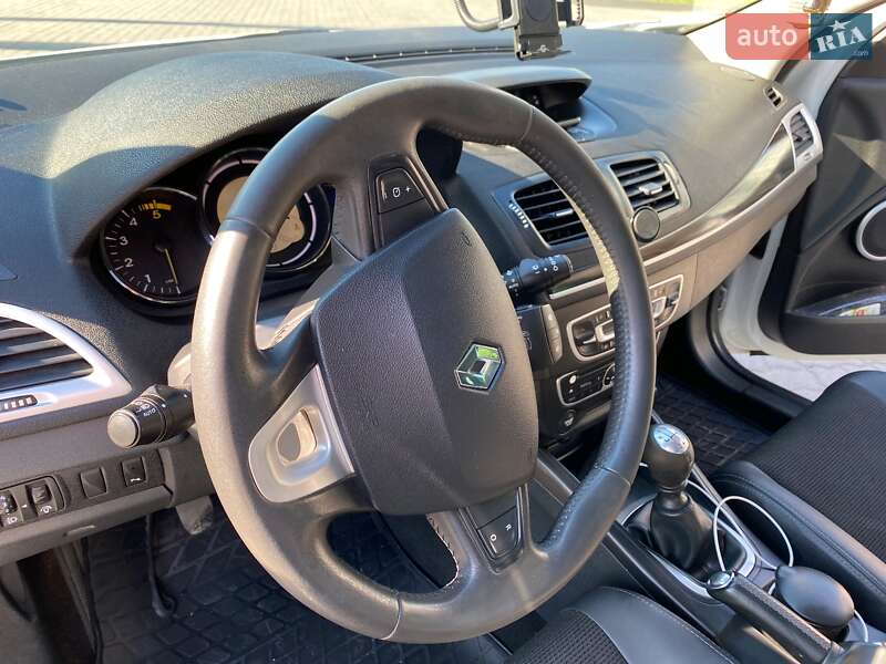 Универсал Renault Megane 2010 в Луцке фото 12 Универсал Renault Megane 2010 в Луцке