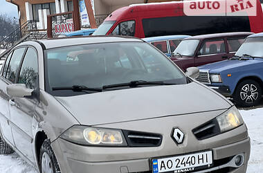 Седан Renault Megane 2009 в Хусті