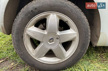 Хэтчбек Renault Megane 2003 в 