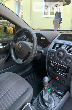 Седан Renault Megane 2008 в Нововолынске