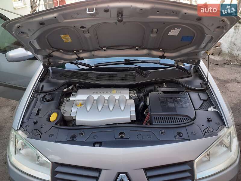 Седан Renault Megane 2004 в Ахтырке