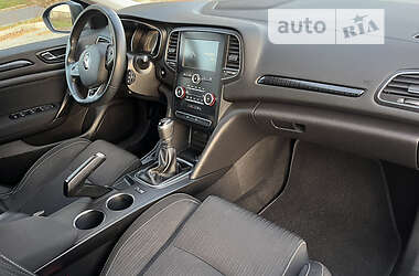 Хэтчбек Renault Megane 2016 в 