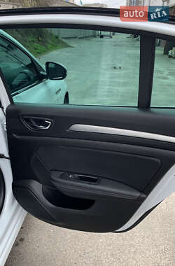 Седан Renault Megane 2016 в 