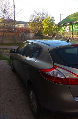 Хэтчбек Renault Megane 2010 в 