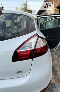 Хетчбек Renault Megane 2015 в 