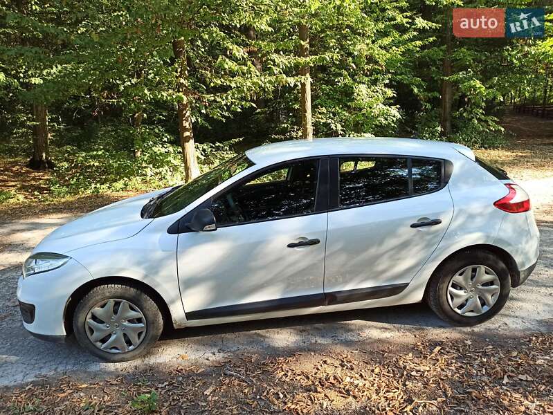 Хэтчбек Renault Megane 2013 в Сокирянах