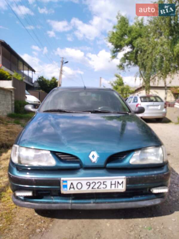 Седан Renault Megane 1997 в Іршаві