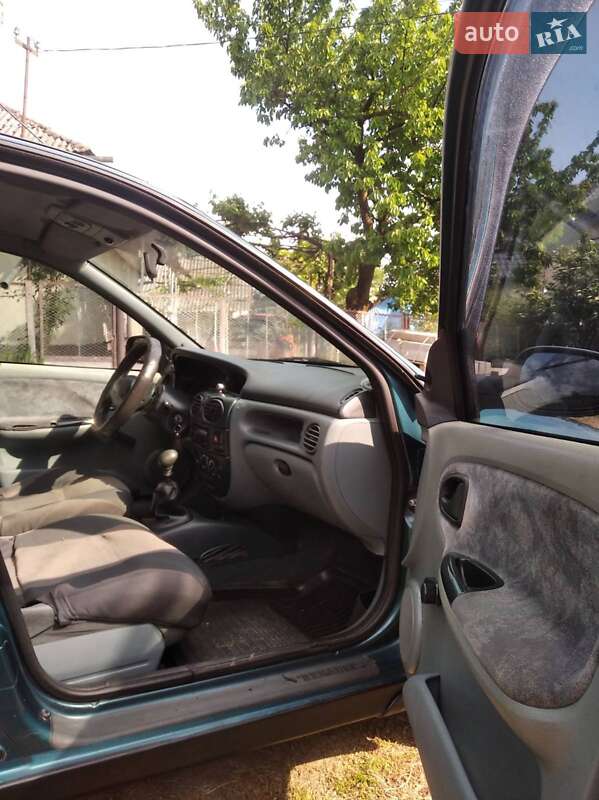 Седан Renault Megane 1997 в Иршаве