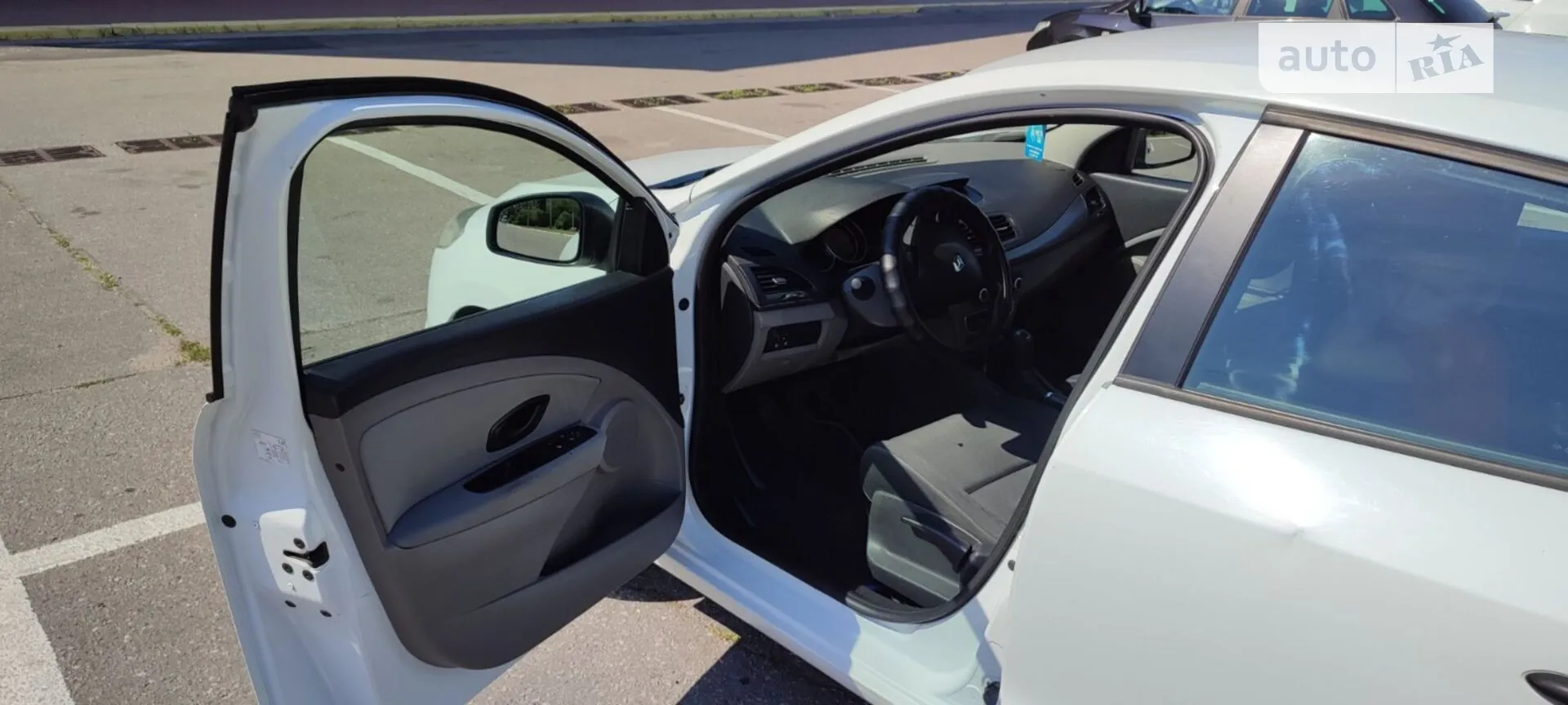2010 Renault Megane - мініатюра 11