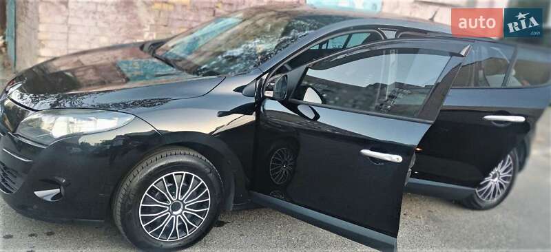 Хетчбек Renault Megane 2011 в Києві фото 8 Хетчбек Renault Megane 2011 в Києві