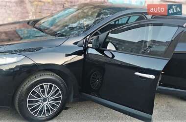 Хэтчбек Renault Megane 2011 в 