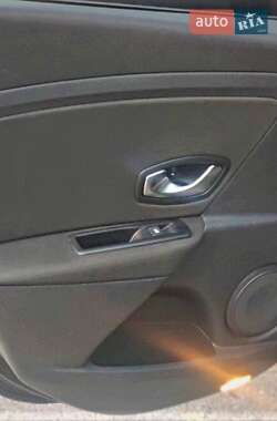 Хэтчбек Renault Megane 2011 в 