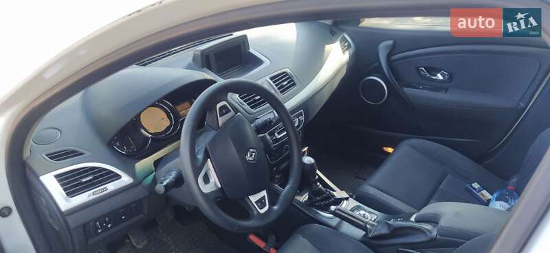 Универсал Renault Megane 2011 в Ровно фото 12 Универсал Renault Megane 2011 в Ровно