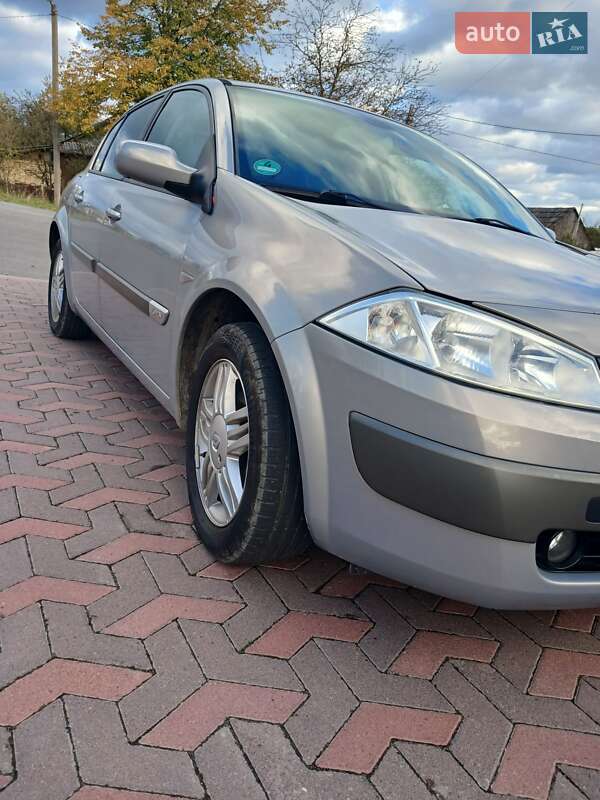 Седан Renault Megane 2004 в Надворной фото 4 Седан Renault Megane 2004 в Надворной