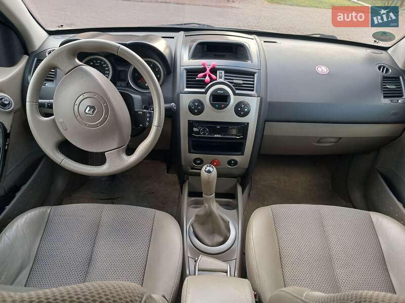 Седан Renault Megane 2004 в Надворной фото 21 Седан Renault Megane 2004 в Надворной