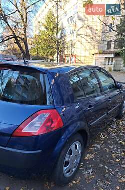 Хэтчбек Renault Megane 2003 в 