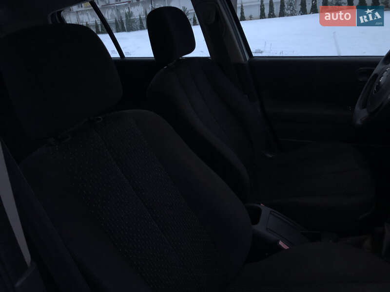 Хэтчбек Renault Megane 2003 в Золочеве