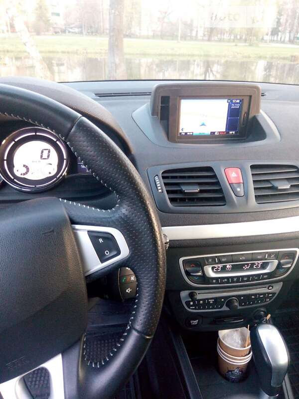 Универсал Renault Megane 2011 в Мене