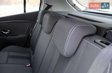 Хетчбек Renault Megane 2012 в 