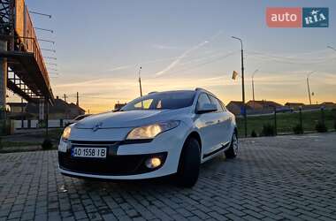 Хэтчбек Renault Megane 2012 в 