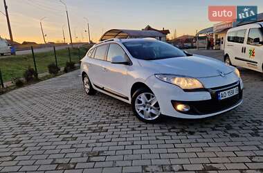 Хэтчбек Renault Megane 2012 в 