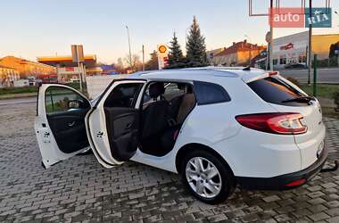 Хэтчбек Renault Megane 2012 в 