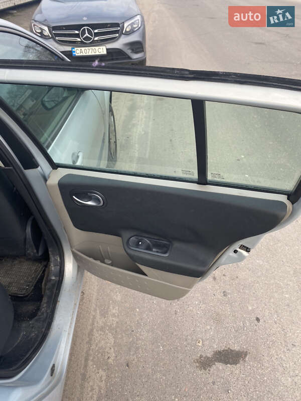 Хэтчбек Renault Megane 2004 в Черкассах фото 14 Хэтчбек Renault Megane 2004 в Черкассах