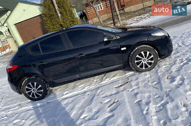 Хэтчбек Renault Megane 2012 в 