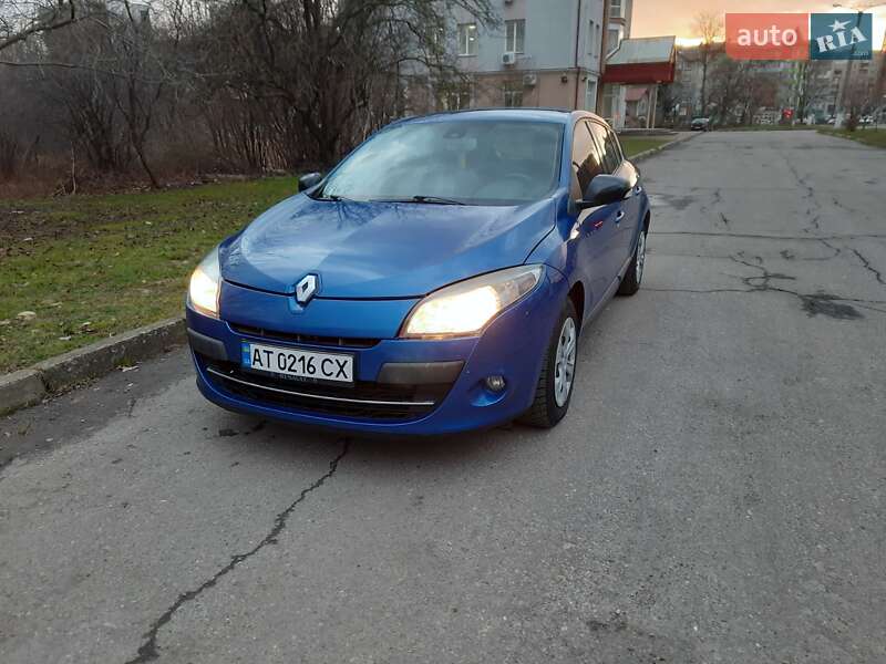 Хэтчбек Renault Megane 2011 в Калуше