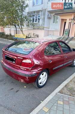 Хетчбек Renault Megane 2000 в Южному