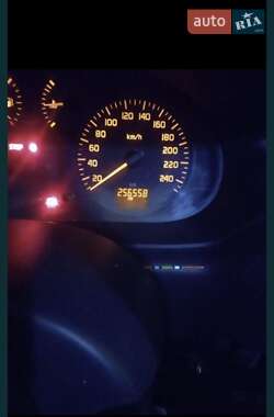 Хетчбек Renault Megane 2000 в Южному