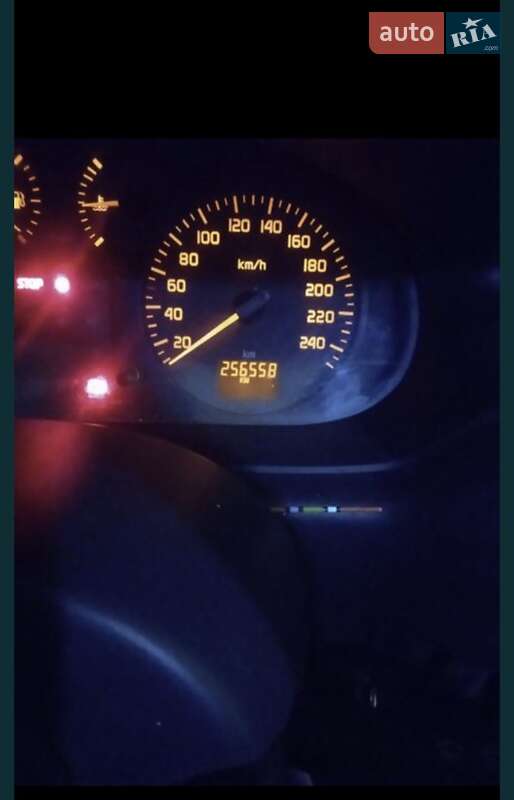 Хетчбек Renault Megane 2000 в Южному