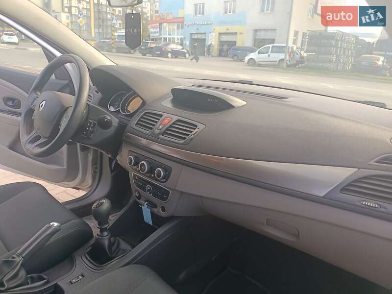 Хэтчбек Renault Megane 2009 в Ивано-Франковске фото 9 Хэтчбек Renault Megane 2009 в Ивано-Франковске