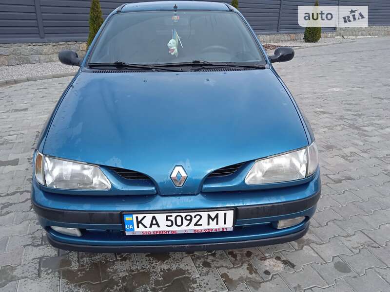 Хэтчбек Renault Megane 1996 в Маньковке