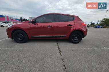 Хэтчбек Renault Megane 2010 в 