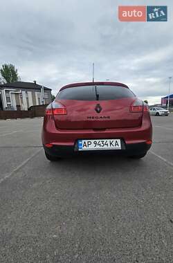 Хэтчбек Renault Megane 2010 в 