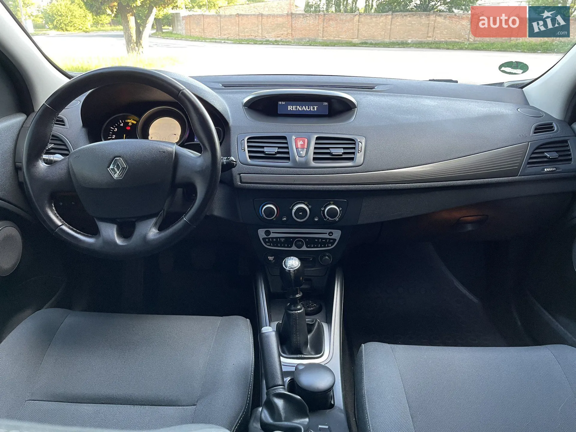 2010 Renault Megane - мініатюра 11